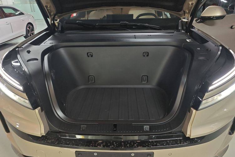 Used ONVO Luxeed L90 2025 Model—Max Six-Seater Version Engine Bay