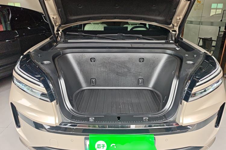 Used ONVO Luxeed L90 2025 Model—Pro Six-Seater Version Engine Bay