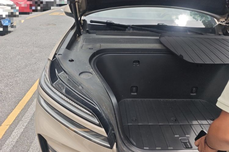 Used ONVO Luxeed L90 2025 Model—Max Six-Seater Version Engine Bay Right