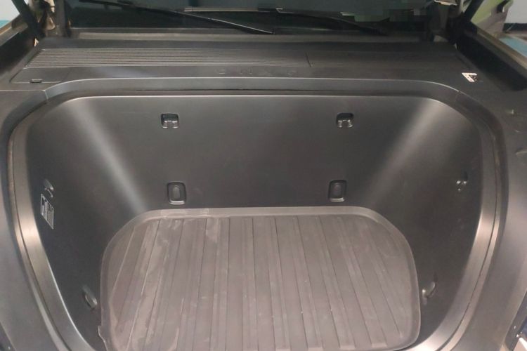 Used ONVO Luxeed L90 2025 Model—Ultra Six-Seater Version Engine Bay