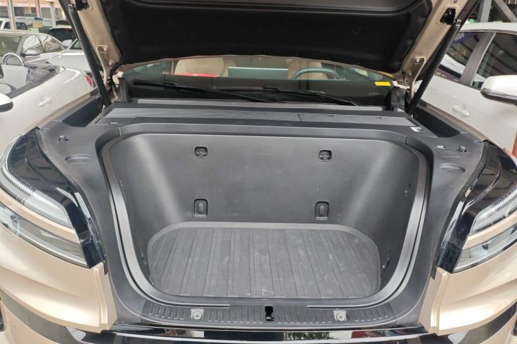 Used ONVO Luxeed L90 2025 Model—Max Six-Seater Version Engine Bay