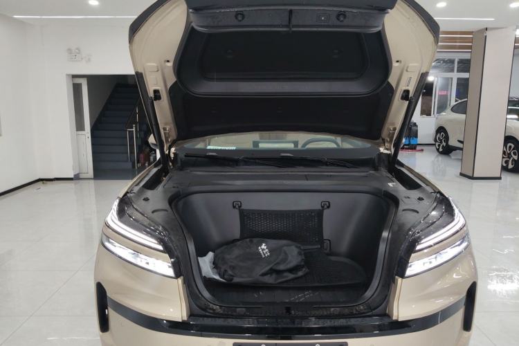 Used ONVO Luxeed L90 2025 Model—Max Six-Seater Version Engine Bay