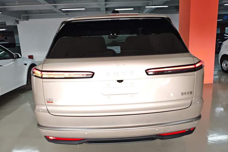 Used ONVO Luxeed L90 2025 Model—Ultra Six-Seater Version Exterior 4