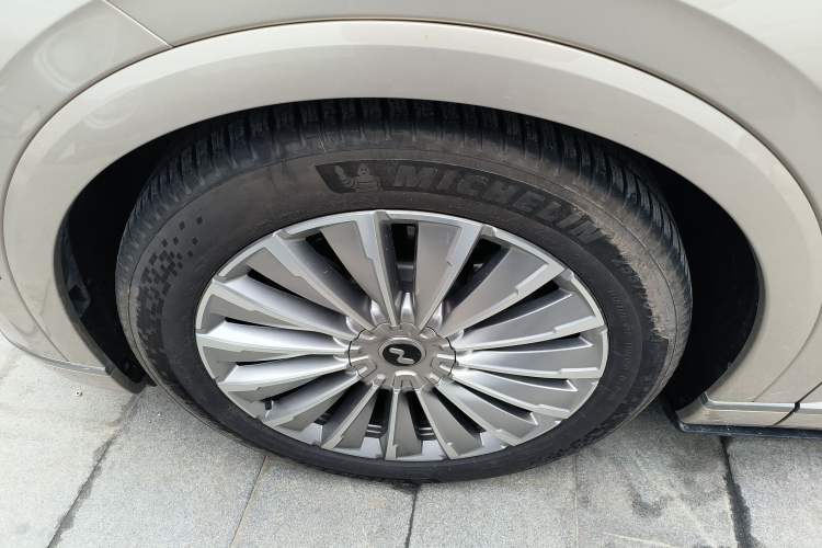 Used ONVO Luxeed L90 2025 Model—Ultra Six-Seater Version Exterior 4