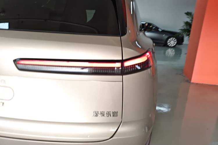 Used ONVO Luxeed L90 2025 Model—Ultra Six-Seater Version Exterior 6