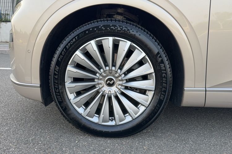 Used ONVO Luxeed L90 2025 Model—Max Six-Seater Version Exterior 7