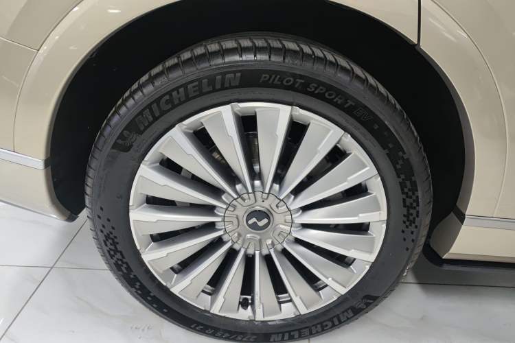 Used ONVO Luxeed L90 2025 Model—Ultra Six-Seater Version Exterior 8