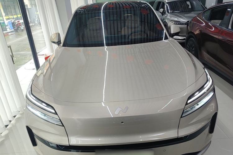 Used ONVO Luxeed L90 2025 Model—Max Six-Seater Version Front