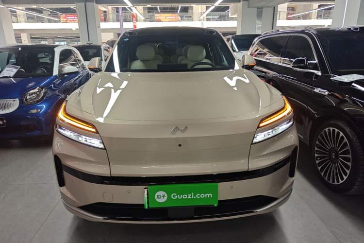 Used ONVO Luxeed L90 2025 Model—Ultra Six-Seater Version Front