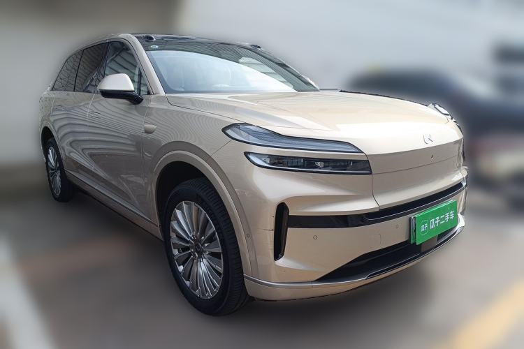 Used ONVO Luxeed L90 2025 Model—Ultra Six-Seater Version Front Right 45 Deg