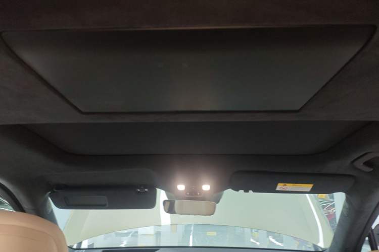 Used ONVO Luxeed L90 2025 Model—Max Six-Seater Version Headliner