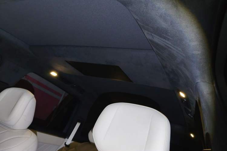 Used ONVO Luxeed L90 2025 Model—Ultra Six-Seater Version Headliner