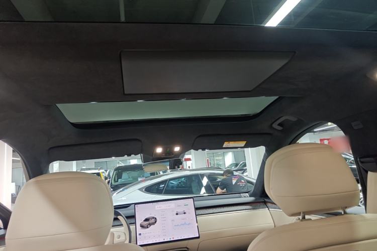 Used ONVO Luxeed L90 2025 Model—Ultra Six-Seater Version Headliner