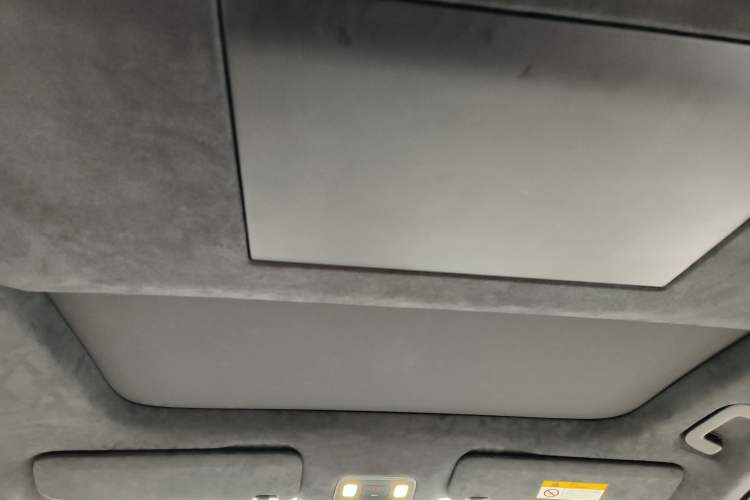 Used ONVO Luxeed L90 2025 Model—Ultra Six-Seater Version Headliner