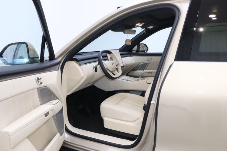 Used ONVO Luxeed L90 2025 Model—Max Seven-Seater Version Interior 1