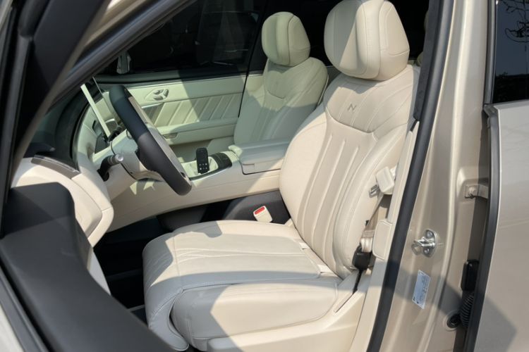 Used ONVO Luxeed L90 2025 Model—Ultra Six-Seater Version Interior 1