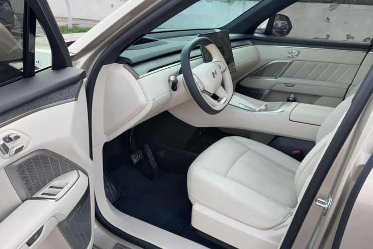 Used ONVO Luxeed L90 2025 Model—Max Six-Seater Version Interior 1