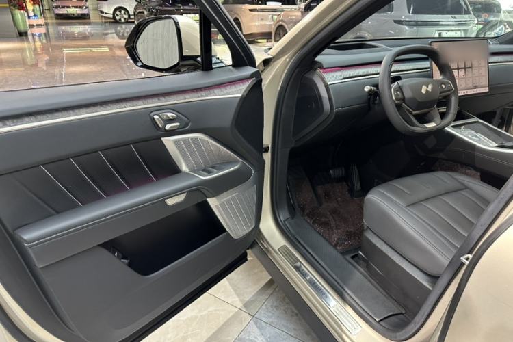 Used ONVO Luxeed L90 2025 Model—Pro Six-Seater Version Interior 10
