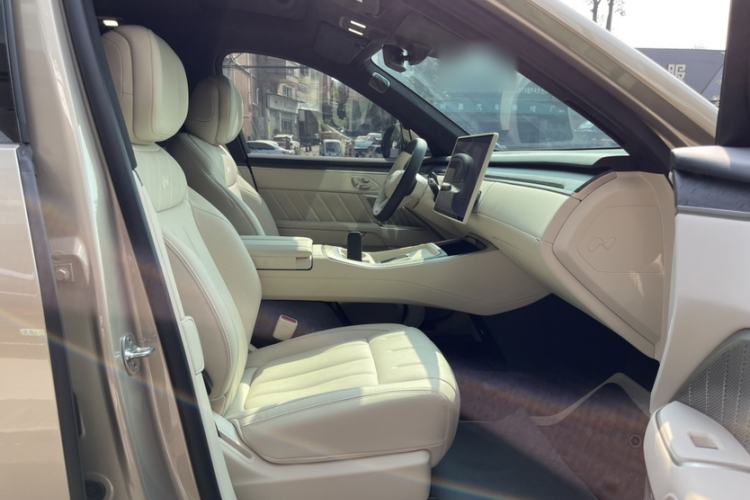 Used ONVO Luxeed L90 2025 Model—Ultra Six-Seater Version Interior 10