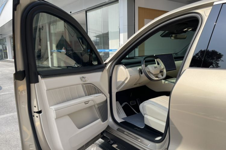 Used ONVO Luxeed L90 2025 Model—Ultra Six-Seater Version Interior 11