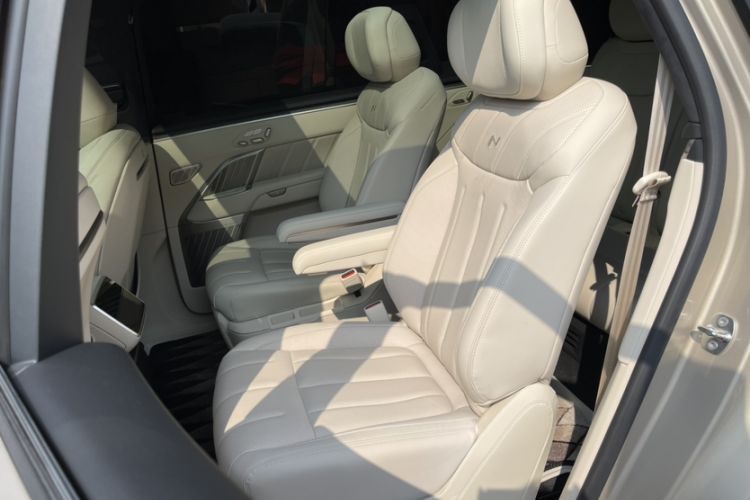 Used ONVO Luxeed L90 2025 Model—Ultra Six-Seater Version Interior 13