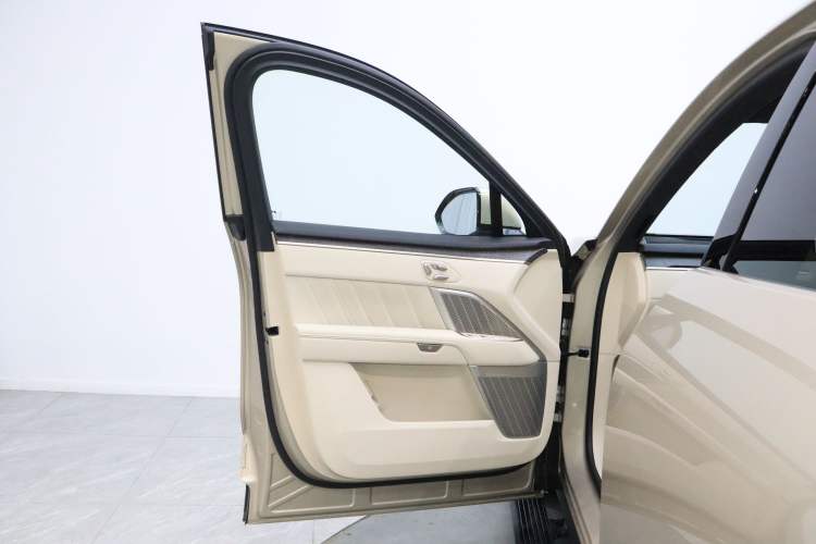 Used ONVO Luxeed L90 2025 Model—Max Seven-Seater Version Interior 2
