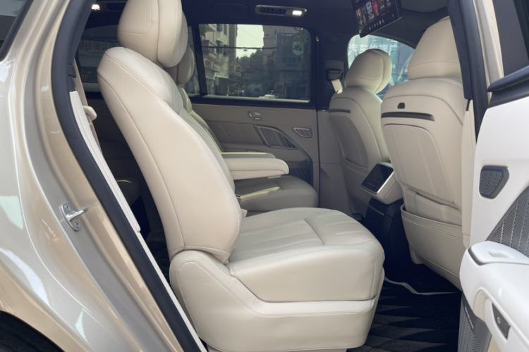 Used ONVO Luxeed L90 2025 Model—Ultra Six-Seater Version Interior 2