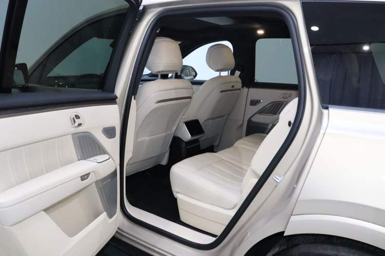 Used ONVO Luxeed L90 2025 Model—Max Seven-Seater Version Interior 3
