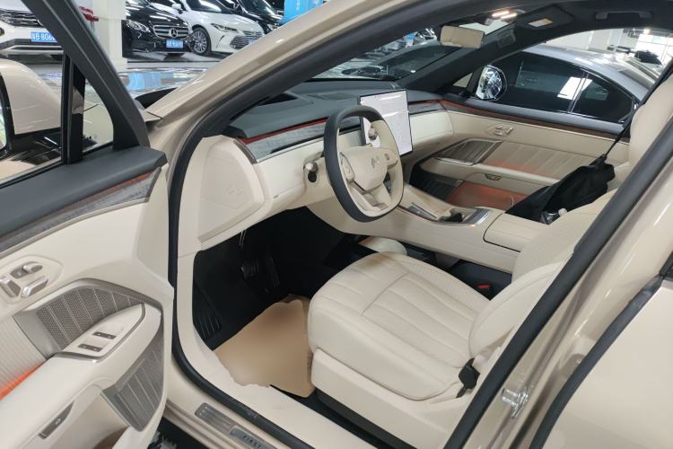 Used ONVO Luxeed L90 2025 Model—Ultra Six-Seater Version Interior 3