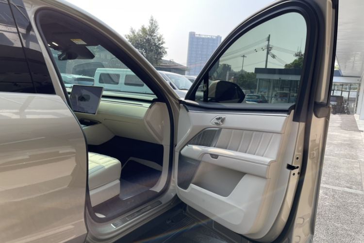 Used ONVO Luxeed L90 2025 Model—Ultra Six-Seater Version Interior 4