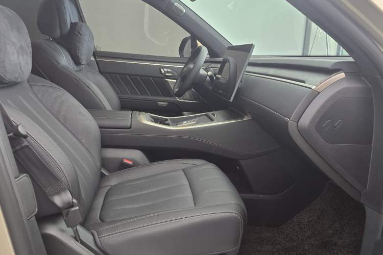 Used ONVO Luxeed L90 2025 Model—Ultra Six-Seater Version Interior 5