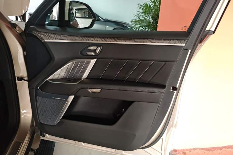 Used ONVO Luxeed L90 2025 Model—Ultra Six-Seater Version Interior 5
