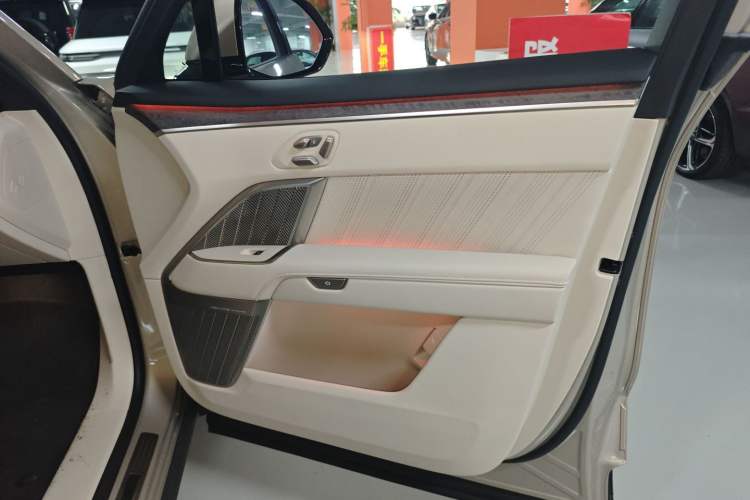 Used ONVO Luxeed L90 2025 Model—Max Six-Seater Version Interior 5