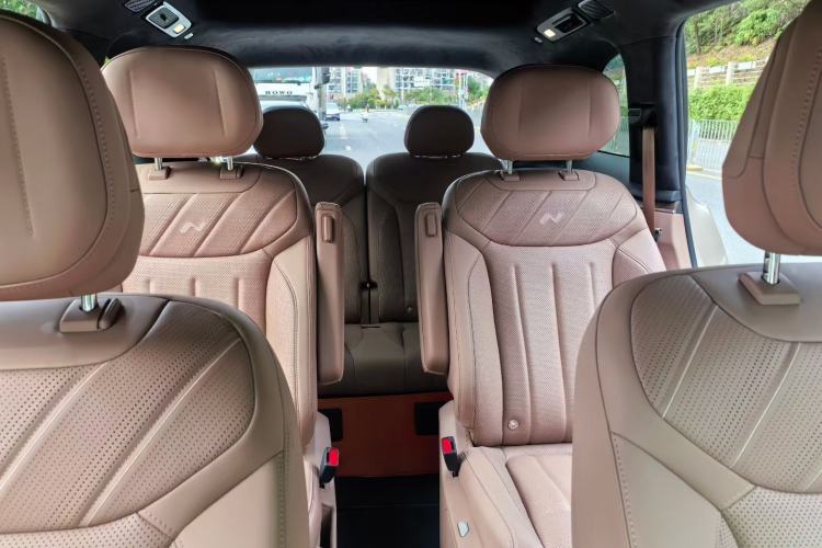 Used ONVO Luxeed L90 2025 Model—Max Six-Seater Version Interior 5