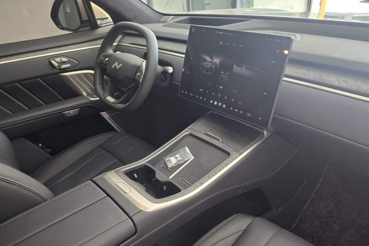 Used ONVO Luxeed L90 2025 Model—Ultra Six-Seater Version Interior 6