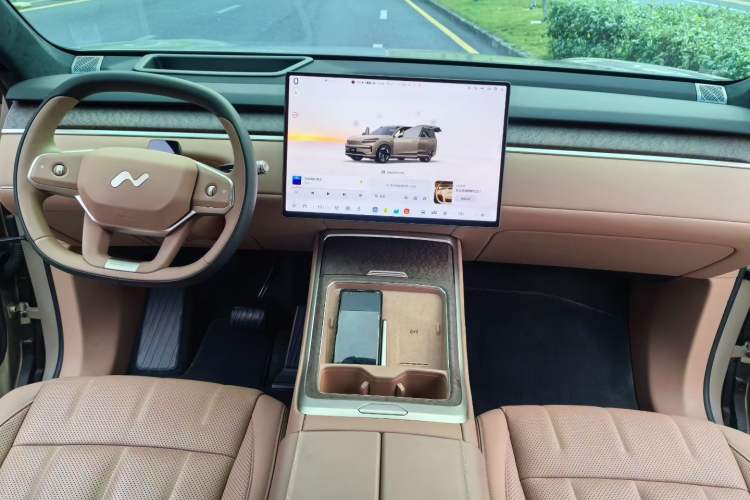 Used ONVO Luxeed L90 2025 Model—Max Six-Seater Version Interior 6