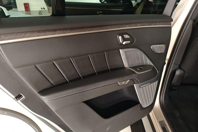 Used ONVO Luxeed L90 2025 Model—Ultra Six-Seater Version Interior 8