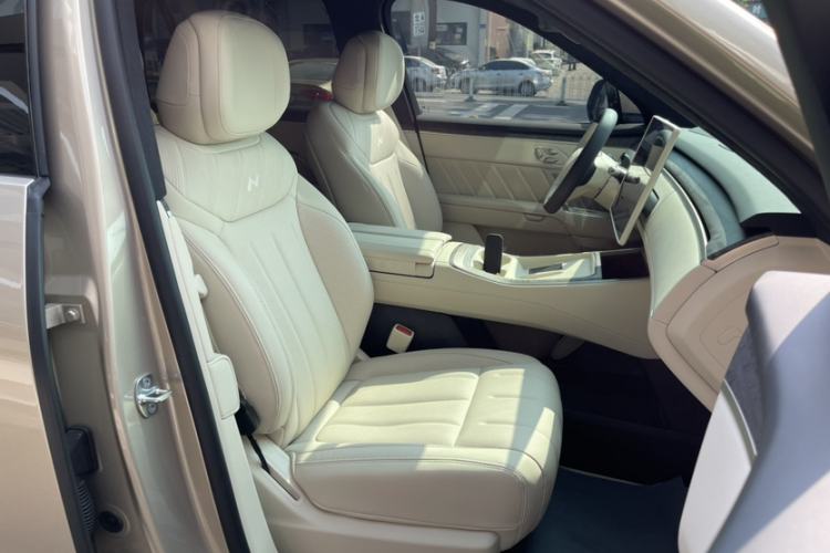 Used ONVO Luxeed L90 2025 Model—Ultra Six-Seater Version Interior 8