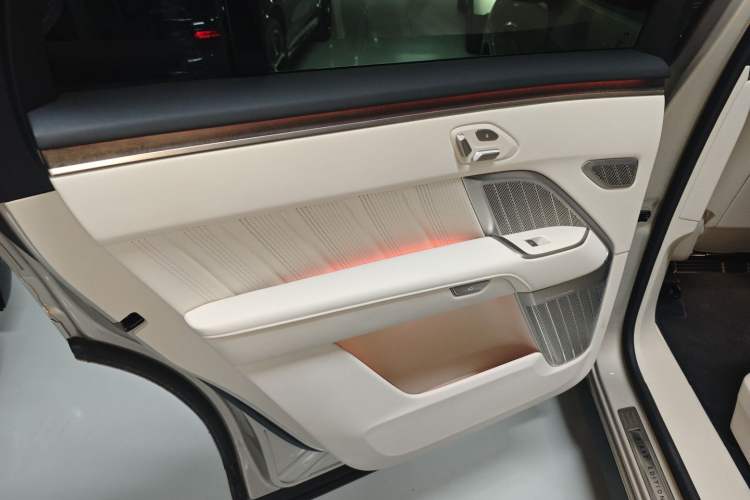 Used ONVO Luxeed L90 2025 Model—Max Six-Seater Version Interior 8