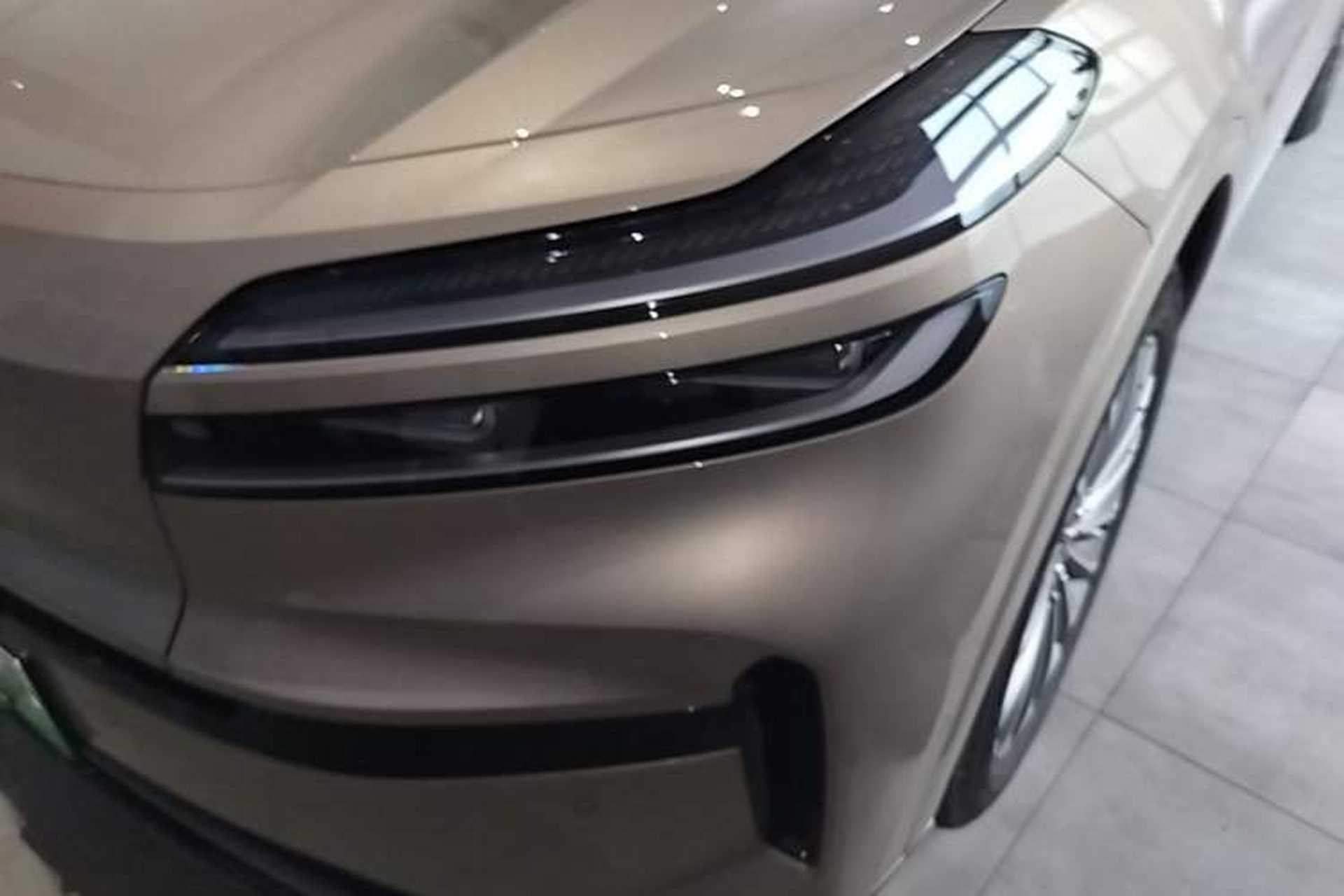 Used ONVO Luxeed L90 2025 Model—Max Six-Seater Version Left Front Headlight