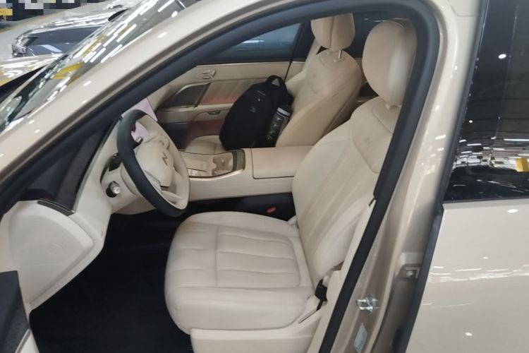 Used ONVO Luxeed L90 2025 Model—Max Seven-Seater Version Left Front Seat