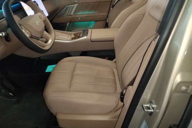 Used ONVO Luxeed L90 2025 Model—Max Six-Seater Version Left Front Seat