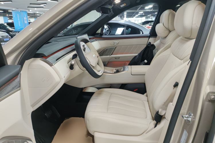 Used ONVO Luxeed L90 2025 Model—Ultra Six-Seater Version Left Front Seat