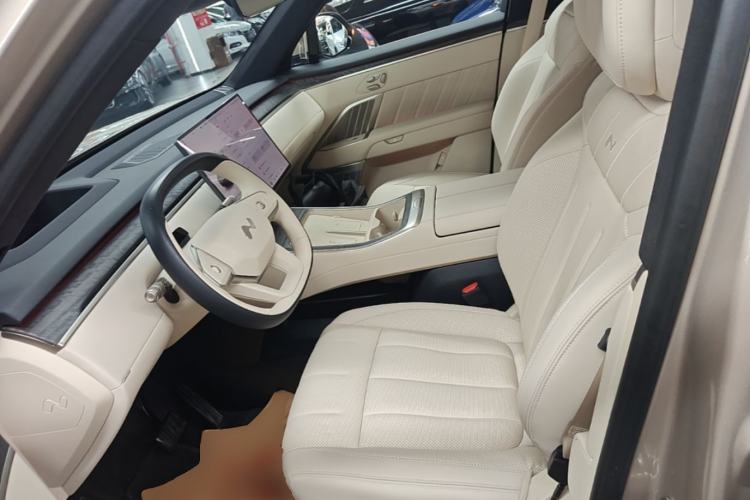 Used ONVO Luxeed L90 2025 Model—Ultra Six-Seater Version Left Front Seat