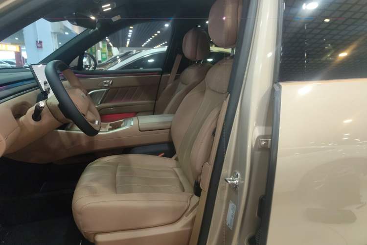 Used ONVO Luxeed L90 2025 Model—Max Six-Seater Version Left Front Seat