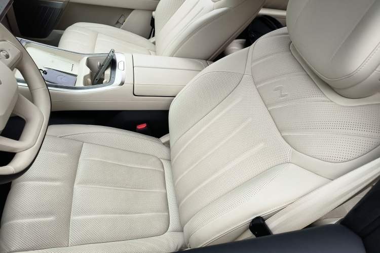 Used ONVO Luxeed L90 2025 Model—Ultra Six-Seater Version Left Front Seat