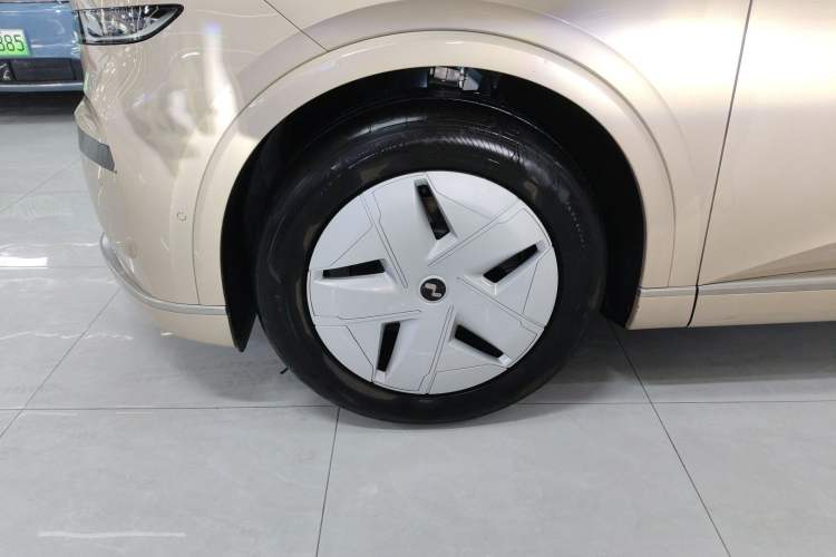 Used ONVO Luxeed L90 2025 Model—Max Six-Seater Version Left Front Wheel Hub