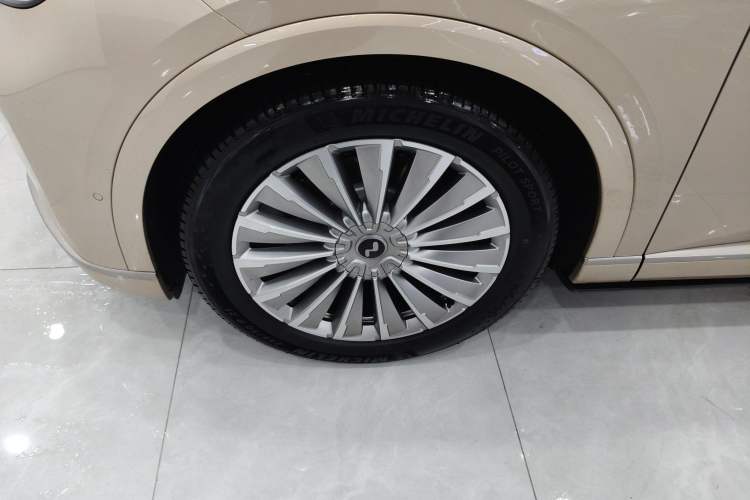 Used ONVO Luxeed L90 2025 Model—Max Six-Seater Version Left Front Wheel Hub