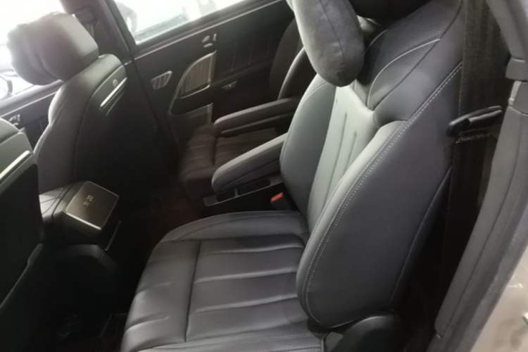 Used ONVO Luxeed L90 2025 Model—Pro Six-Seater Version Left Rear Seat