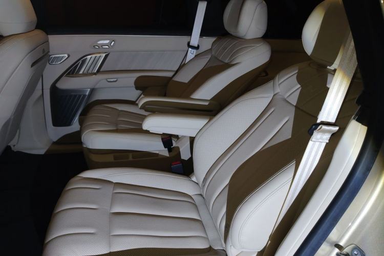 Used ONVO Luxeed L90 2025 Model—Ultra Six-Seater Version Left Rear Seat